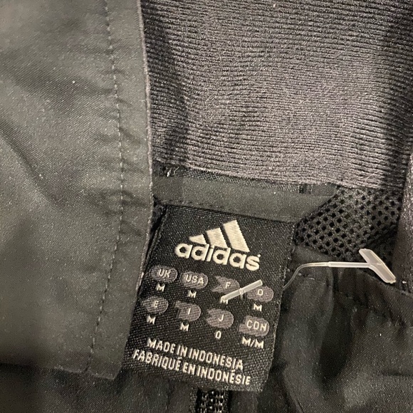 SOLD ——New Adidas windbreaker - Picture 3 of 3